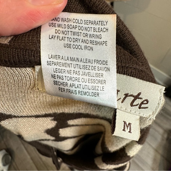 A’ la Carte Long Animal Print Sweater Medium - Picture 6 of 6